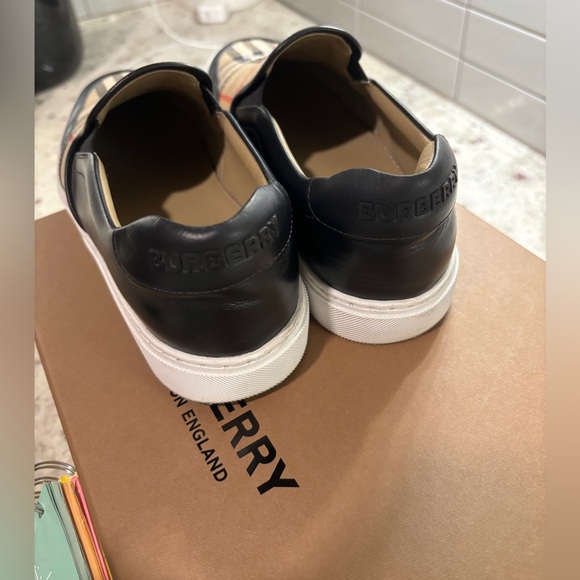 Burberry slip-ons - Picture 2 of 6